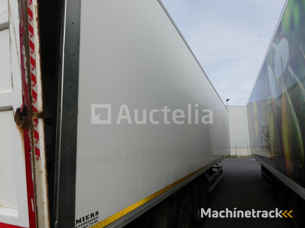 Oplegger Renders Renders (2011-VIN:YA5B201A030S60858)