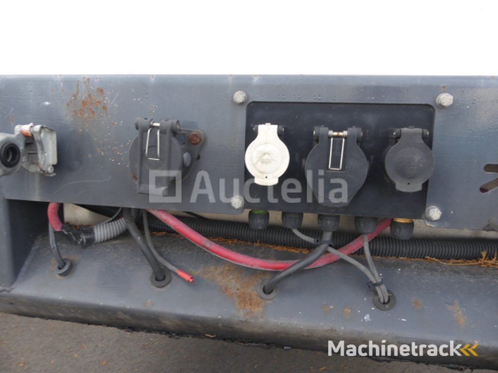 Oplegger Renders Renders (2011-VIN:YA5B201A030S60858)