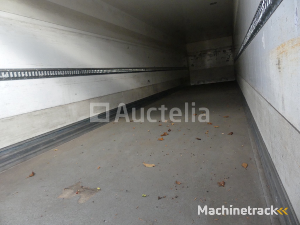 Oplegger Renders Renders (2011-VIN:YA5B201A030S60858)