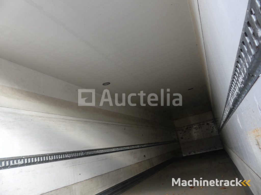 Oplegger Renders Renders (2011-VIN:YA5B201A030S60858)