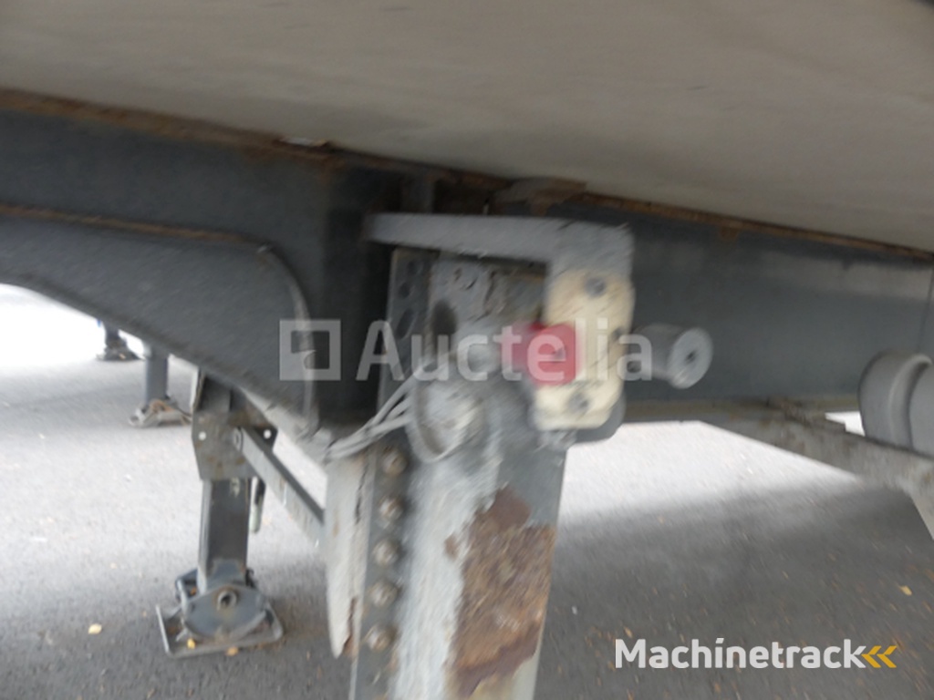 Oplegger Renders Renders (2011-VIN:YA5B201A030S60858)