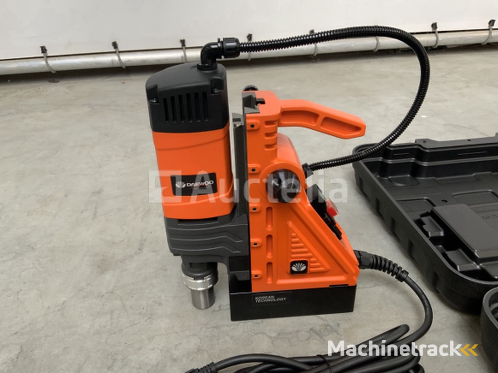 Daewoo - 2025 - DAMD 1600 - Magnetische boormachine