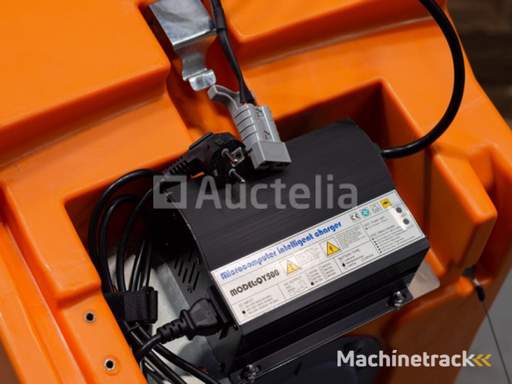 Daewoo DAFR70  zit-schrobmachine