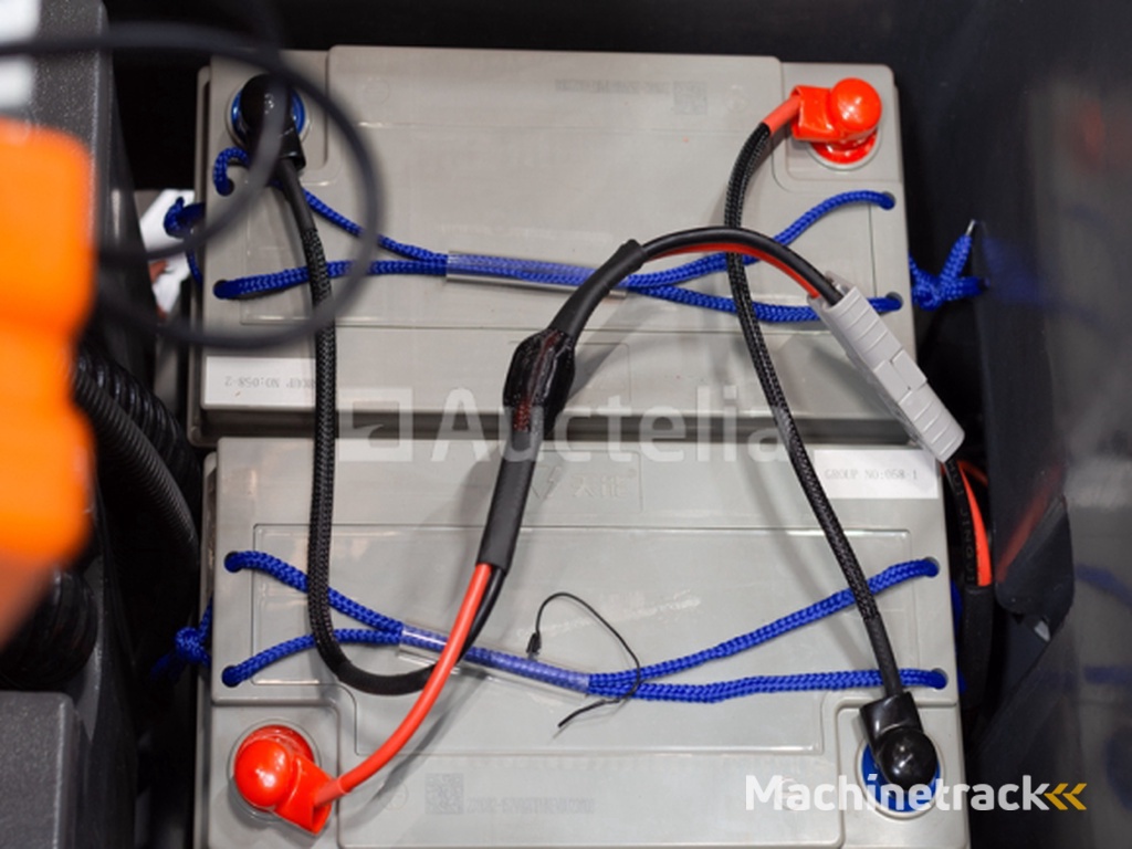 Daewoo DAFR70  zit-schrobmachine