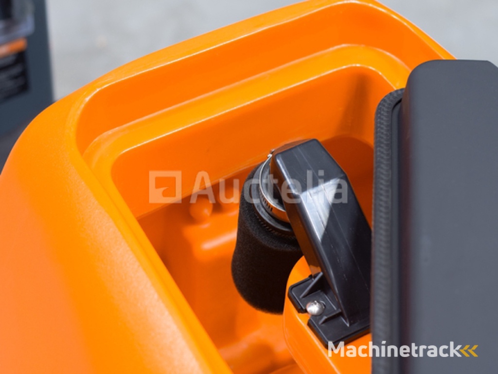 Daewoo DAFR70  zit-schrobmachine