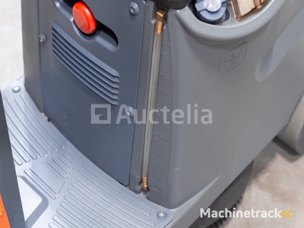 Daewoo DAFR70  zit-schrobmachine