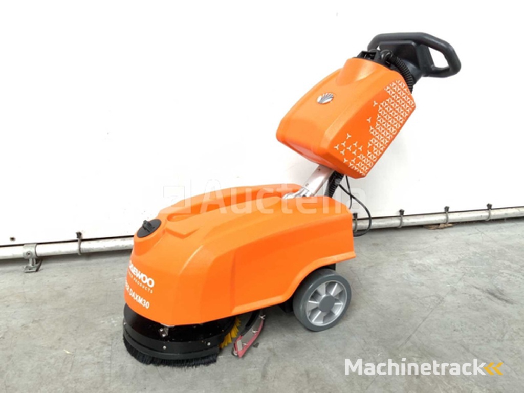 Daewoo DAXM30  schrobmachine