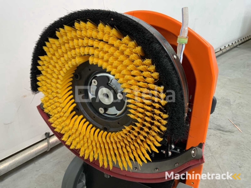 Daewoo DAXM30  schrobmachine