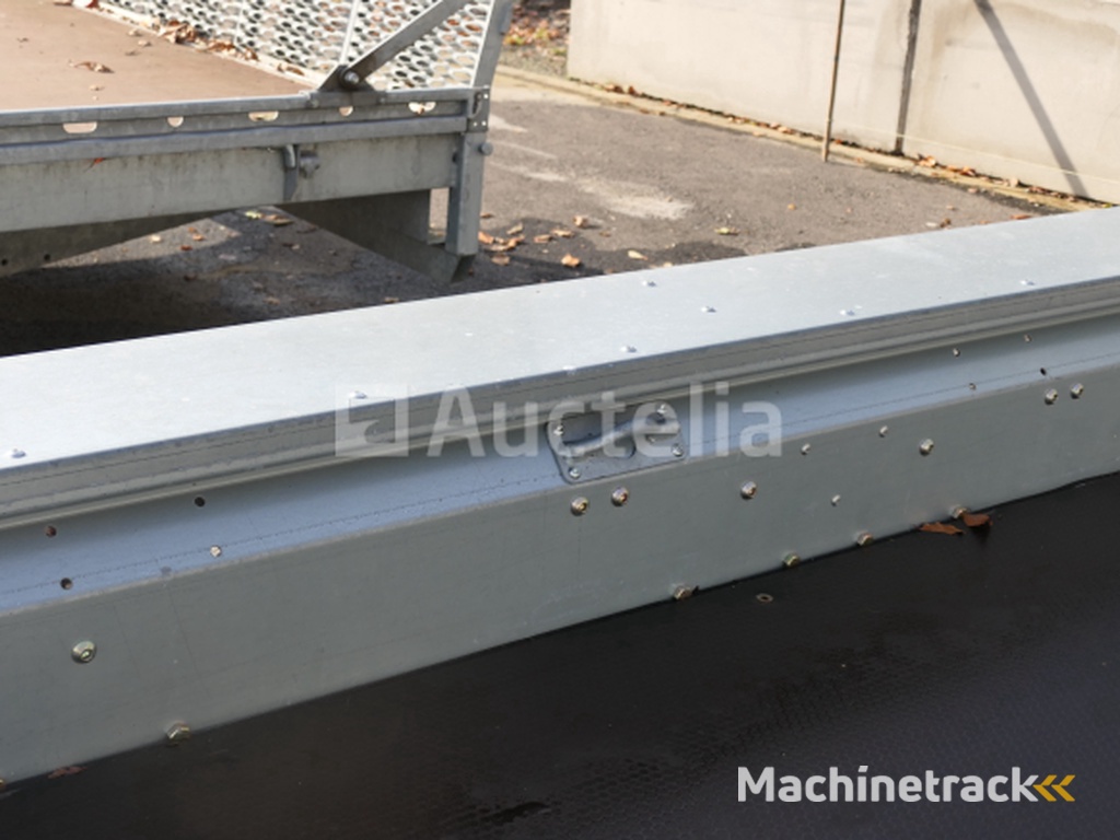 Dubbelassige aanhangwagen dragende machine met laadklep Ifor Williams 2Hb (VIN:SCKD00000N0805155)