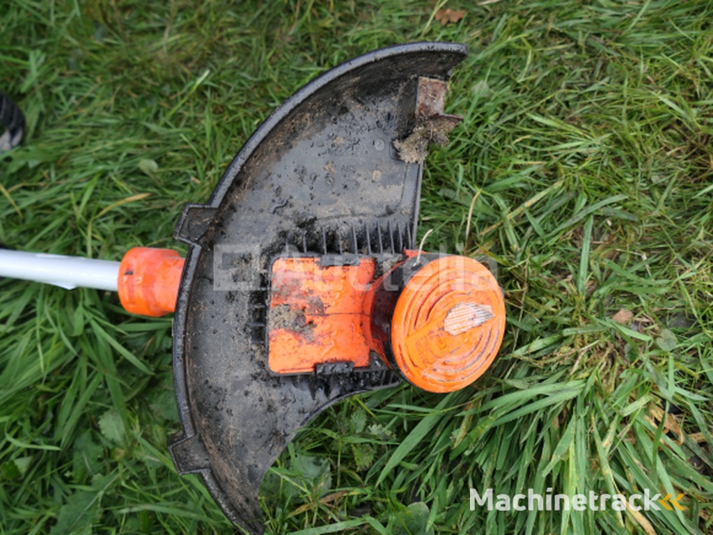 Bosmaaier op benzine + elektrische kantensnijder