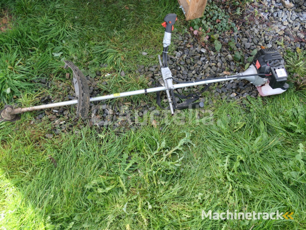 Bosmaaier op benzine + elektrische kantensnijder