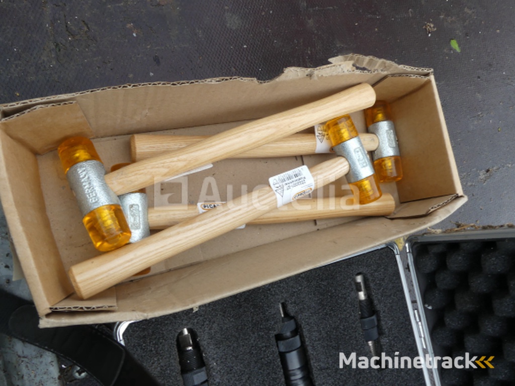 Masterfix EZM12 Krimptang met blinde moeren