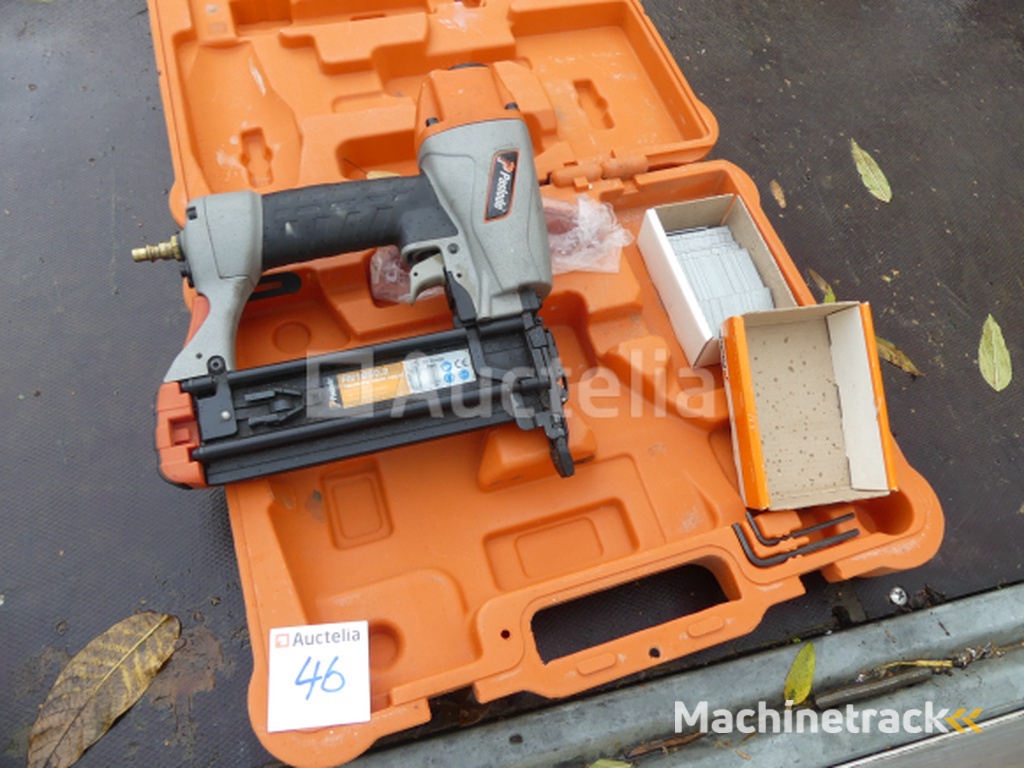 Paslode FN1850.2 pneumatische spijkermachine