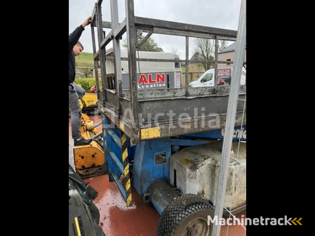 GENIE Aerial Work Platform