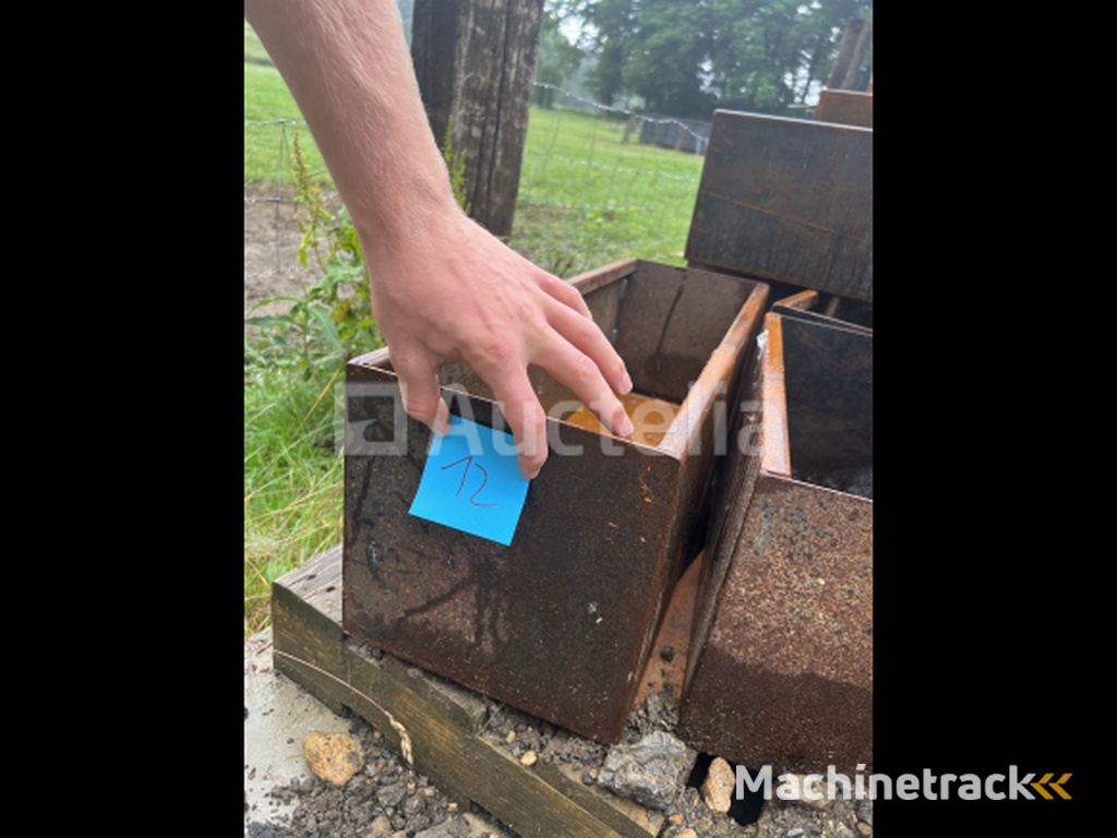 Corten flower box (other)