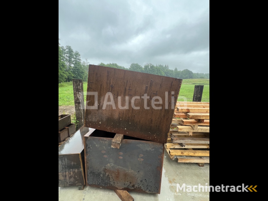 Flower box in Corten (large)