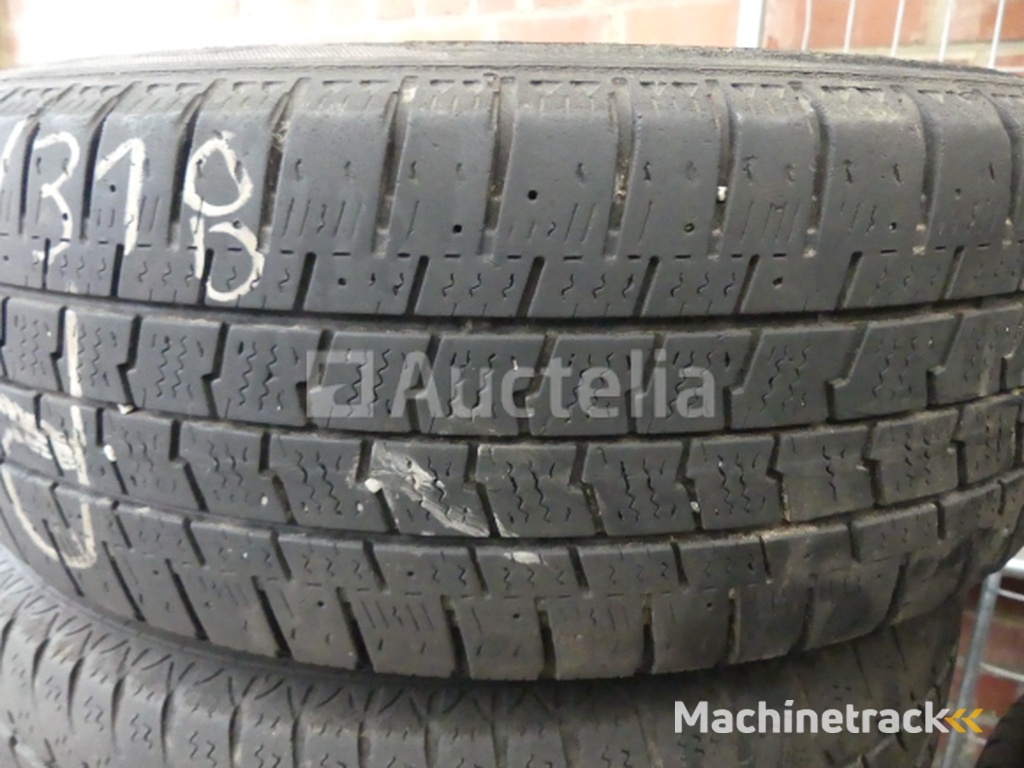 4 Tyres for VW Combi Goodyear 205/65R16C 107/105T (winter)