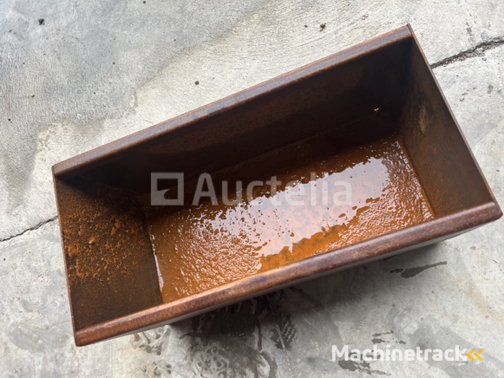 Corten flower box (medium)