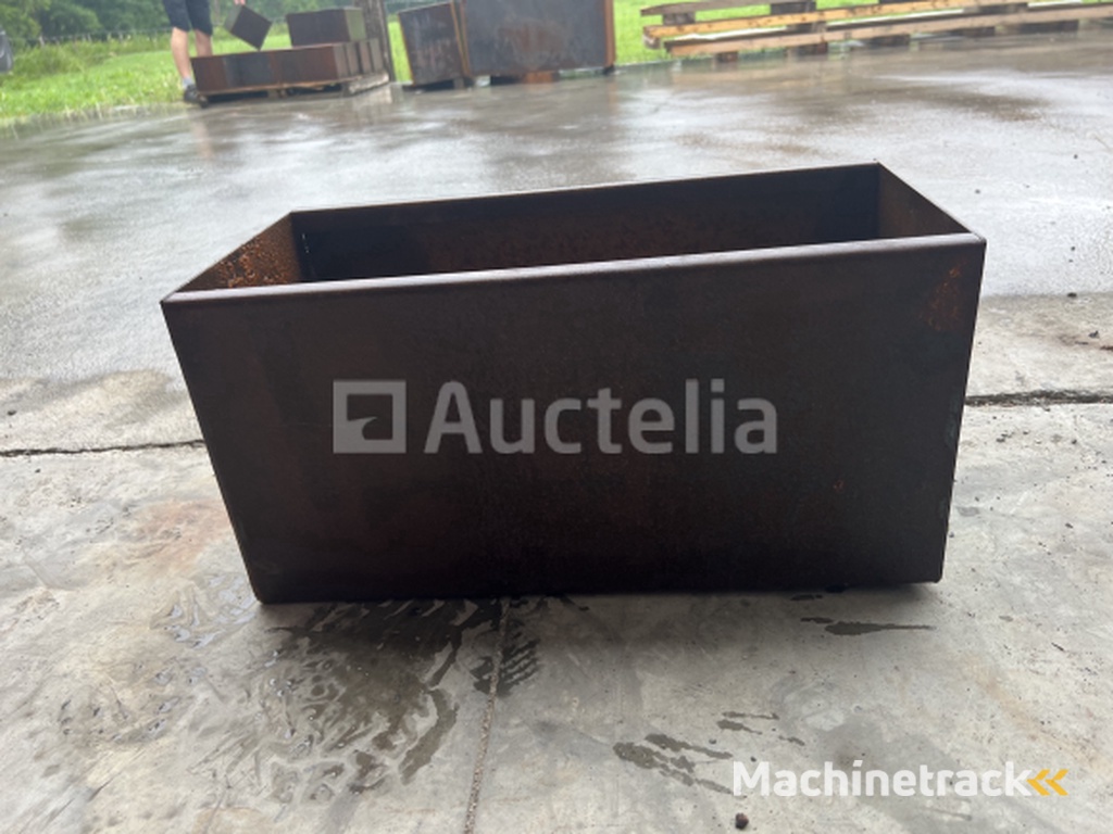 Corten flower box (medium)