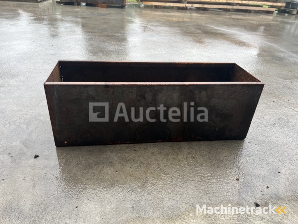 Corten flower box (medium)