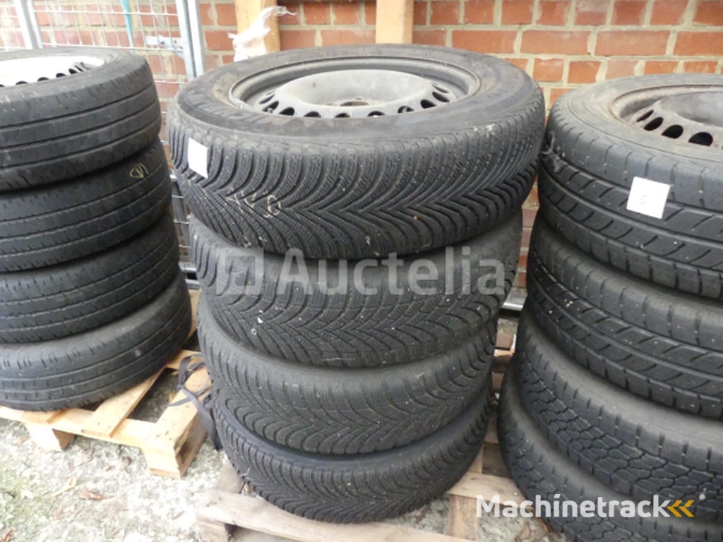 4 Tyres for VW Tiguan Michelin 215/65R17 99H (winter)