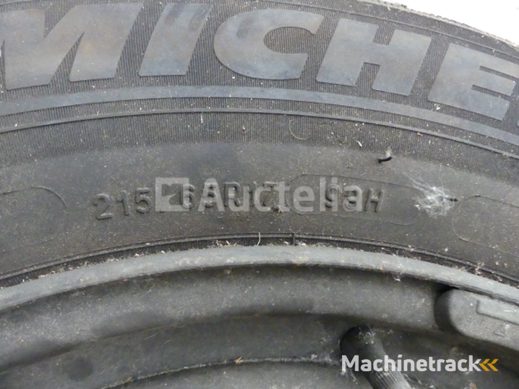 4 Tyres for VW Tiguan Michelin 215/65R17 99H (winter)