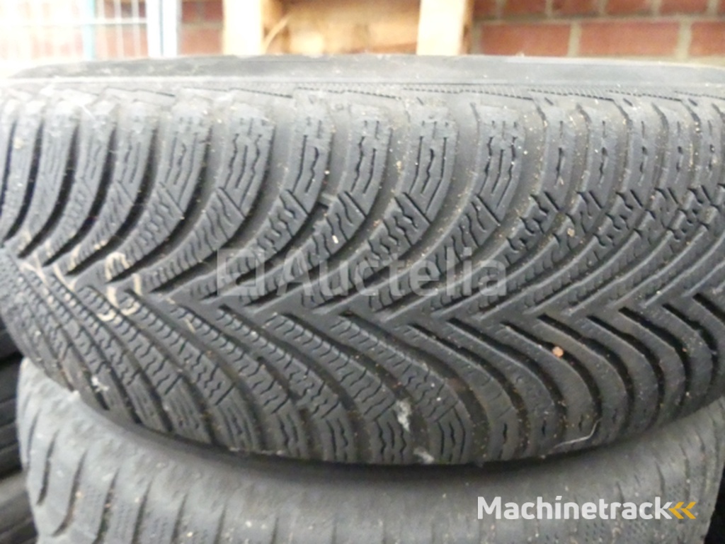 4 Tyres for VW Tiguan Michelin 215/65R17 99H (winter)