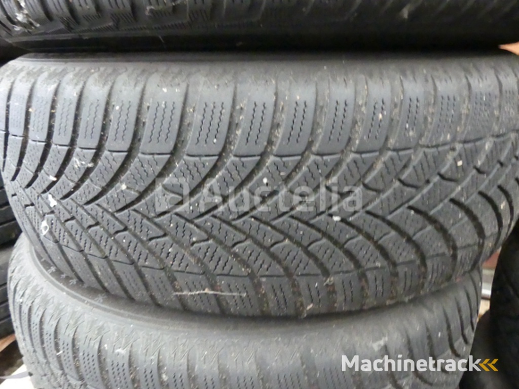 4 Tyres for VW Tiguan Michelin 215/65R17 99H (winter)