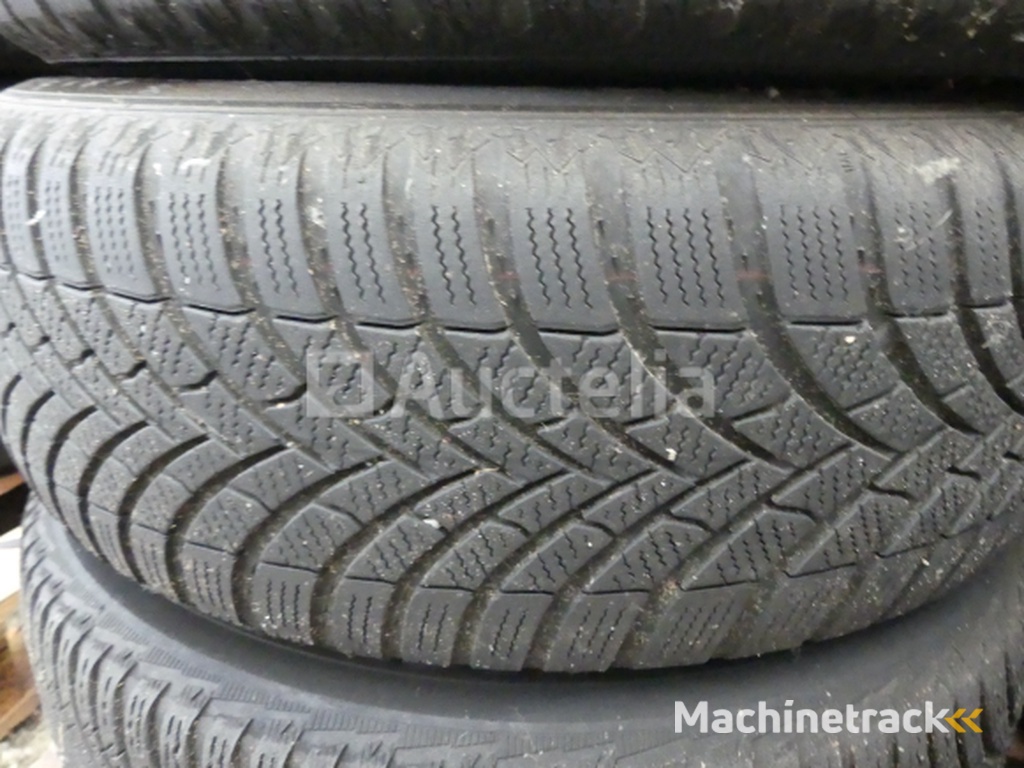 4 Tyres for VW Tiguan Michelin 215/65R17 99H (winter)