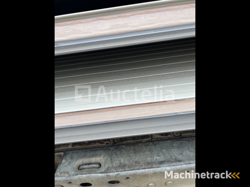 10-piece sandwich panels