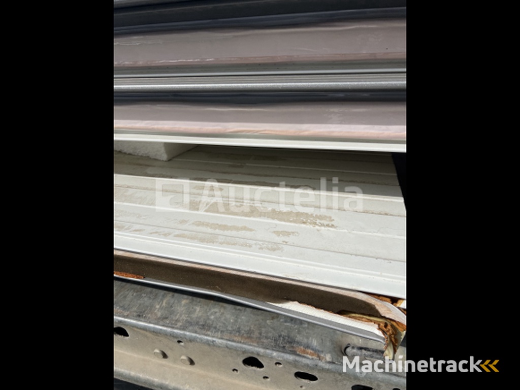 10-piece sandwich panels