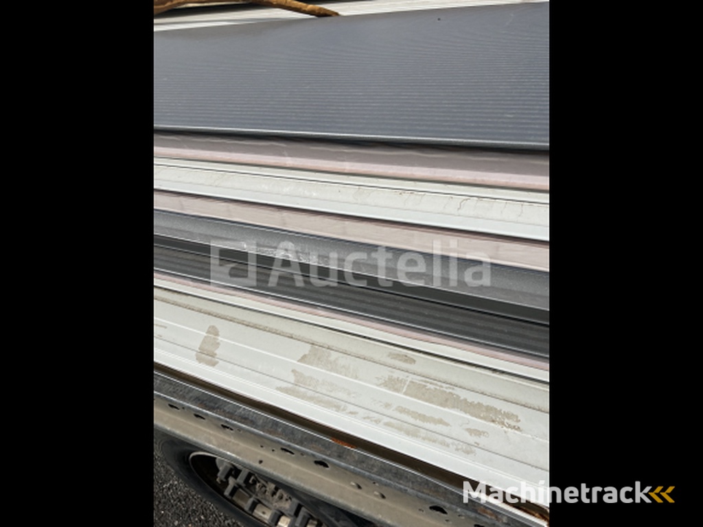 10-piece sandwich panels
