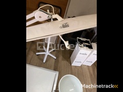 2-leed-manicure-lamps-by-jana-nails