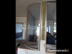 rounded-plexiglass-wall