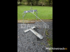 galvanized-wheelbarrow-holder-for-crane