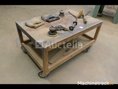 workshop-trolley-and-5-pneumatic-tools