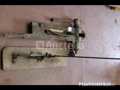 blacksmiths-vice,-metal-shears