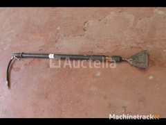 pneumatic-tar-scraper