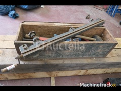 miscellaneous-tool-box,-extruder-brake-bar-without-base