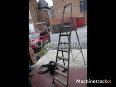 8-step-ladder,-yvo-vacuum-cleaner