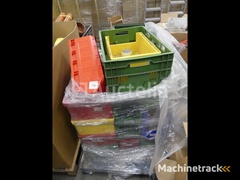 30-kunststof-opbergbakken-en-lockers