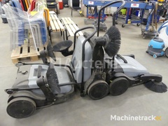 3-nilfisk-sw250-manual-floor-brushes