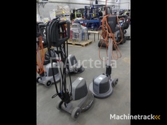 2-nilfisk-fm400-d-floor-washers