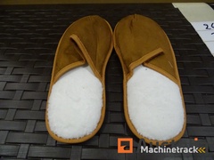 pair-of-lined-slippers-size-38-39