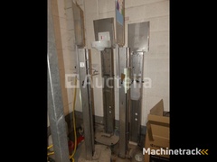 4-stainless-steel-columns-hydroalcoholic-gel-dispenser