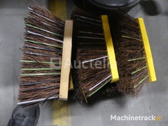 90-new-street-brushes