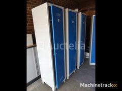 3-overtoom-changing-rooms