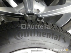 4-winterbanden-op-aluminium-velgen-continental-vikingcontact7---215-65-r17