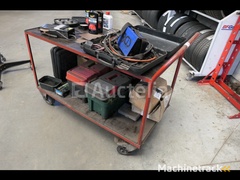 werkplaatswagen-2-planken-en-de-inhoud