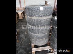 4-tweedehands-winterbanden-op-maxxis-victra-suv-ms-lichtmetalen-velg